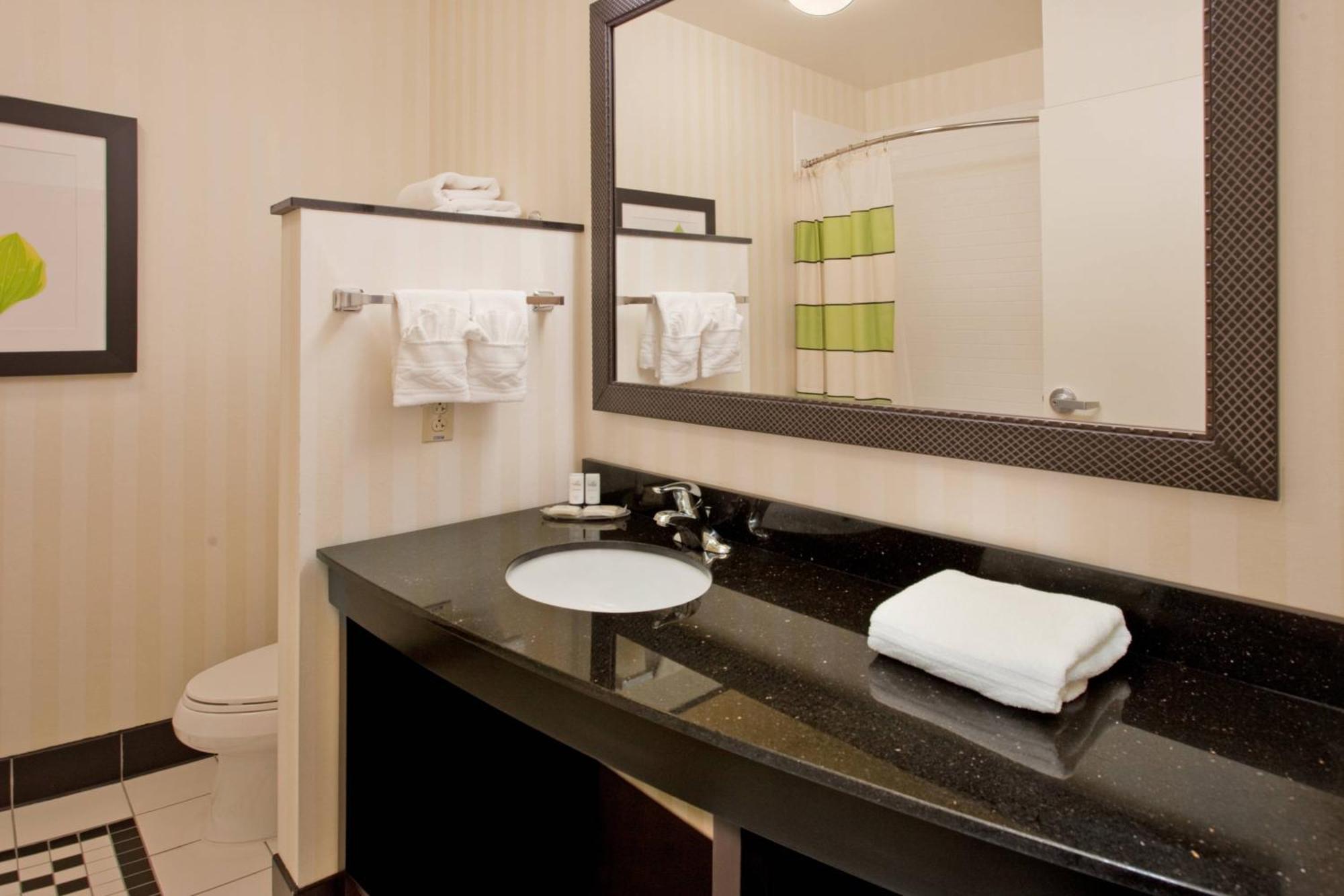 Fairfield Inn & Suites By Marriott Kearney Room photo